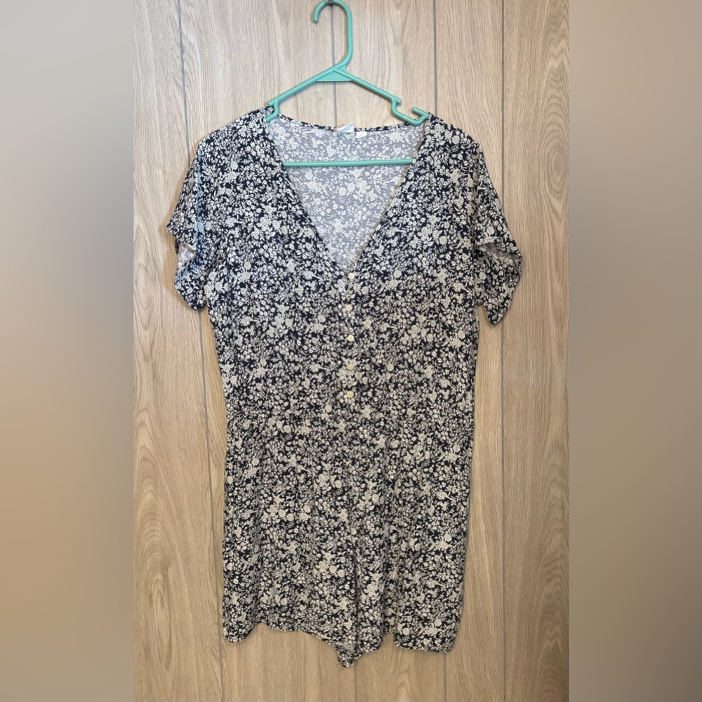 GAP Black and White Floral Blouse